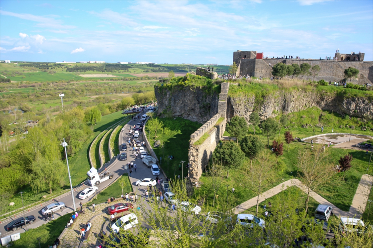 Diyarbakır bayram tatilinde yaklaşık 500 bin kişiyi ağırladı