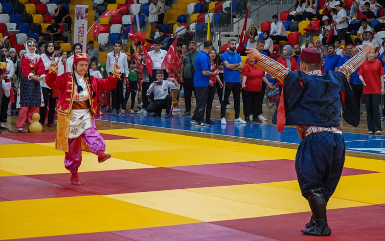 Adıyaman'da 19 Mayıs Atatürk'ü Anma, Gençlik ve Spor Bayramı kutlandı