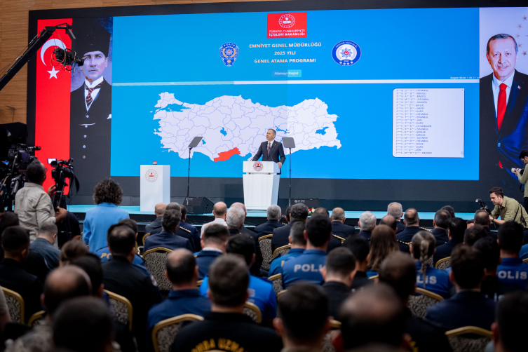 Bakan Yerlikaya: Toplam 22 bin 45 polisimizin atama ve yer değiştirme işlemlerini gerçekleştiriyoruz