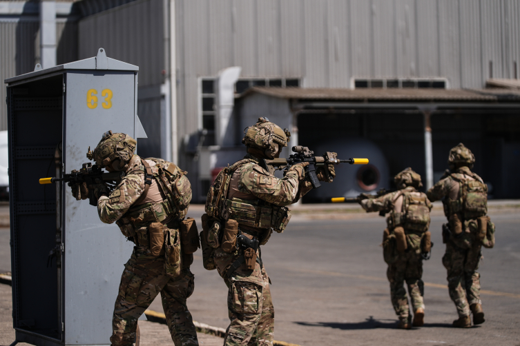 SAT ve SAS komandolarından TEKNOFEST'te nefes kesen gösteri