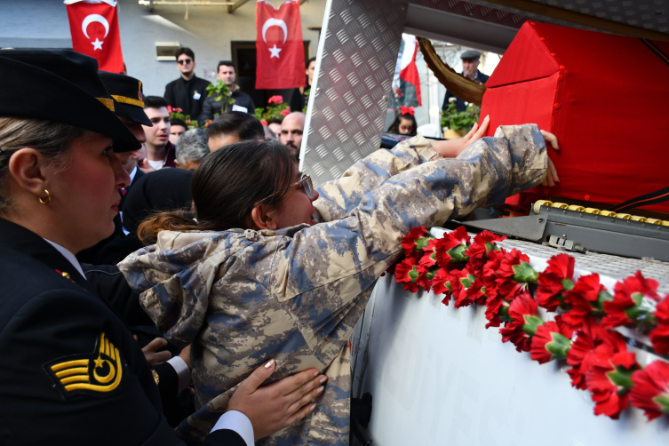 Türkiye kahraman şehitlerini uğurladı