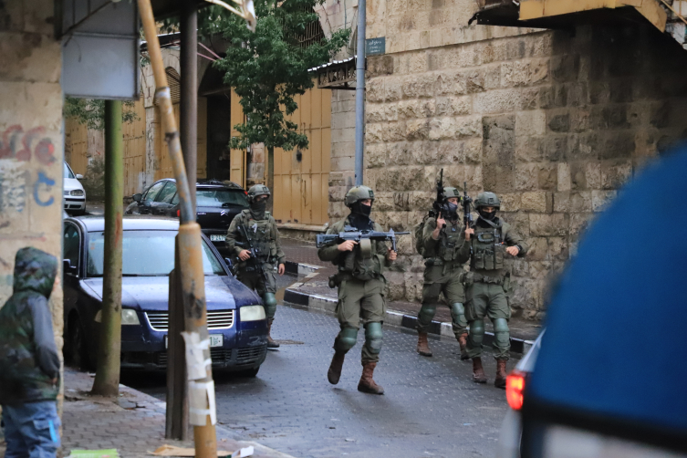 İşgalci İsrail, El Halil’deki İbrahim Camisi’ni Müslümanlara kapattı