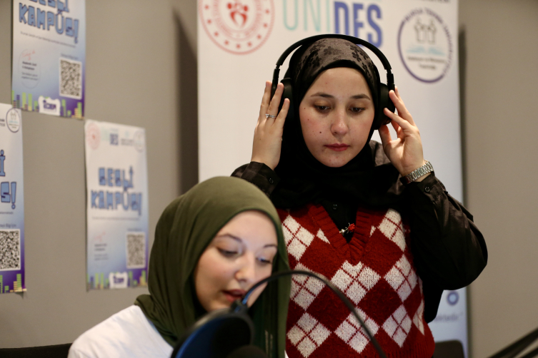 Üniversitelilerden görme engellilere sesli ders notu uygulaması