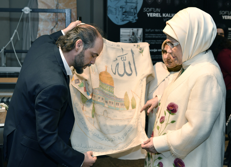 Emine Erdoğan: Sof kumaş, asırlara yayılmış bir kültür birikimi demek