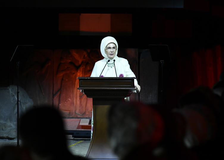 Emine Erdoğan: Sof kumaş, asırlara yayılmış bir kültür birikimi demek
