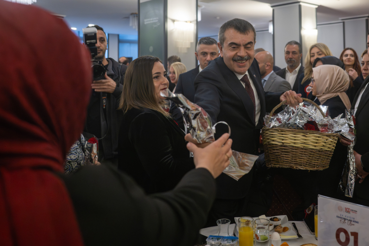 Bakan Tekin 81 ilden gelen öğretmenlerle buluştu