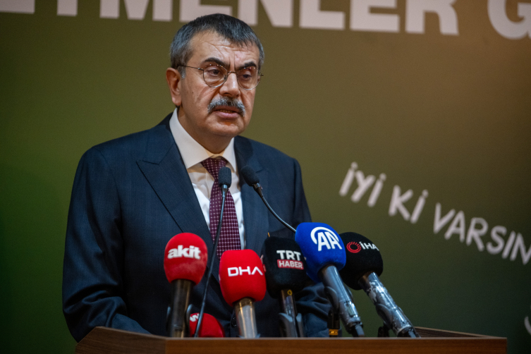 Bakan Tekin 81 ilden gelen öğretmenlerle buluştu