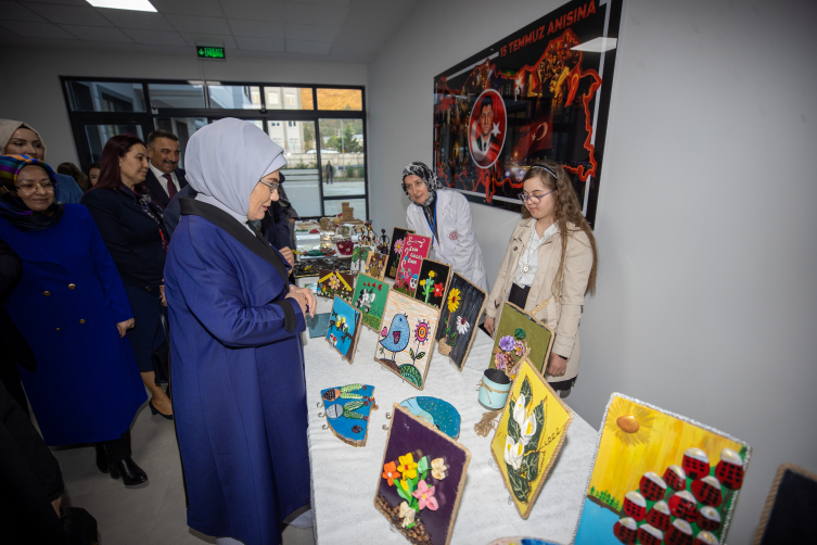 Emine Erdoğan: Bir toplum, her mensubunu eşit önemde gördüğünde medeni olur