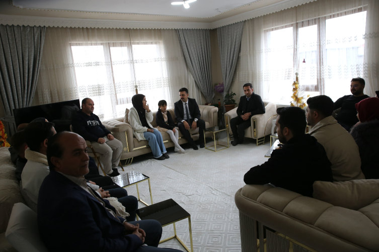 Gönüllü öğretmenler 20 öğrenciyi okula kazandırdı