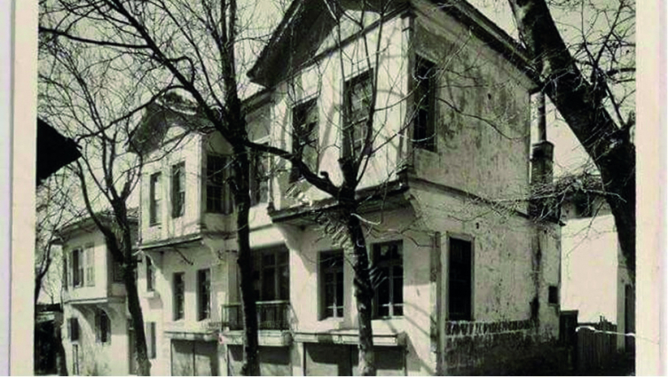 Atatürk'ün soyağacı ve az bilinen fotoğrafları albümde toplandı