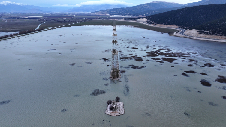 Kuruyan Avlan Gölü yağışların ardından yeniden su tuttu