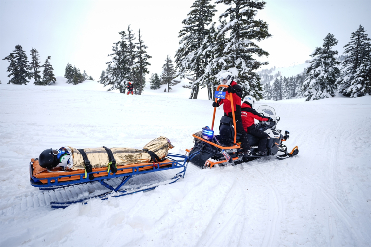 Uludağ'da JAK timi bu sezon 1180 olaya müdahale etti