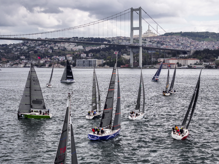 Cumhurbaşkanlığı 7. Uluslararası Yat Yarışları'nda Ulusal Egemenlik Kupası başladı