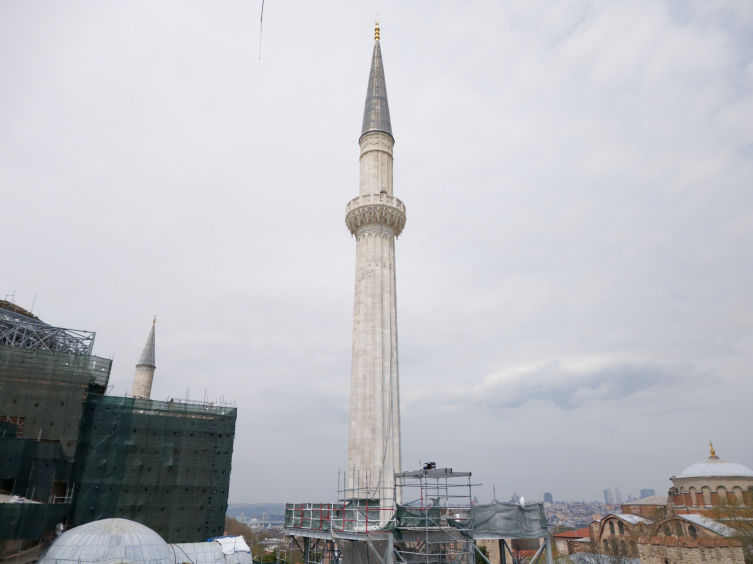 Ayasofya Camii'nin minaresinde restorasyon tamamlandı