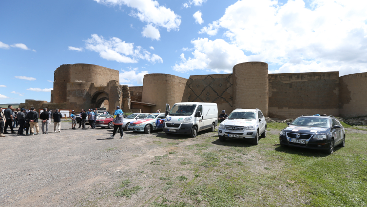 İpek Yolu Rallisi ekibi Kars'a ulaştı