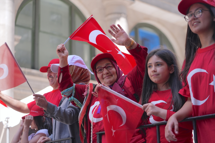 New York'ta 43. Türk Günü Yürüyüşü coşkuyla kutlandı