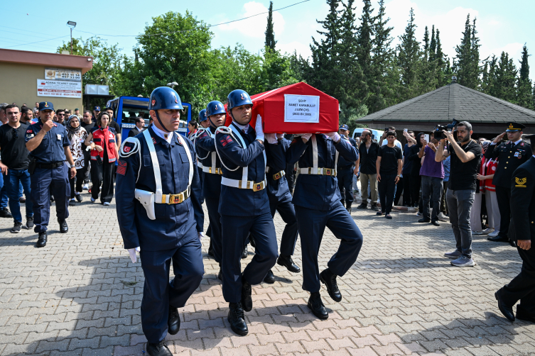 Cumhurbaşkanı Erdoğan'dan şehit ailesine başsağlığı mesajı