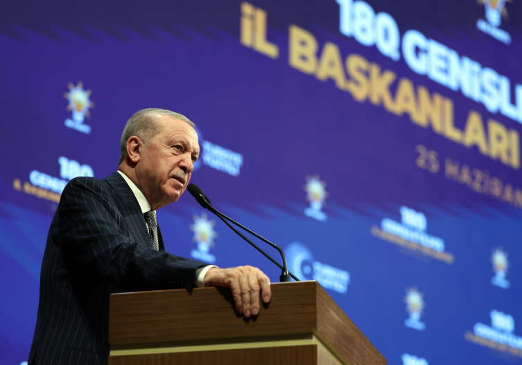 Cumhurbaşkanı Erdoğan: Ülkesi ve milleti için hayırlı bir iş yapmak isteyenleri bünyemize katmaya devam edeceğiz