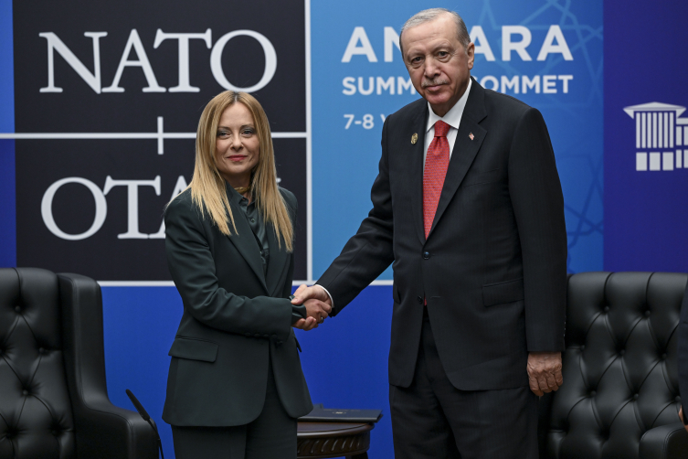 Cumhurbaşkanı Erdoğan, Macron ve Meloni ile görüştü