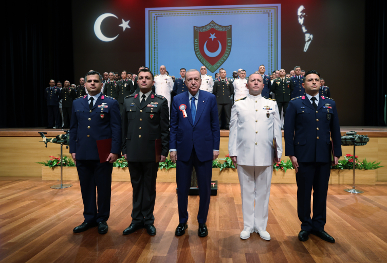 Cumhurbaşkanı Erdoğan: Yeni sistemin kutupbaşlarından biri olma yolunda ilerliyoruz