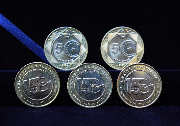 15 Temmuz'un 10. yılına özel 5 lira basıldı