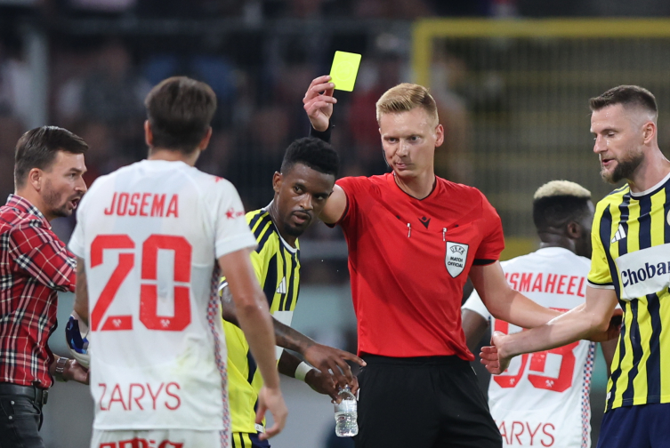 Fenerbahçe Şampiyonlar Ligi'nde 3. eleme turuna yükseldi
