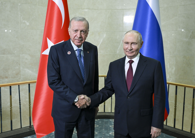 Cumhurbaşkanı Erdoğan'dan Kırgızistan'da diplomasi trafiği
