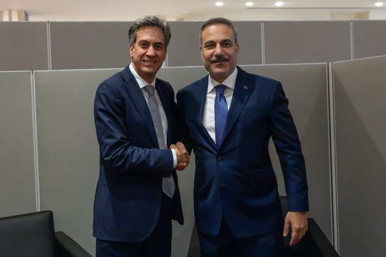 Dışişleri Bakanı Fidan, İngiliz mevkidaşı ile görüştü