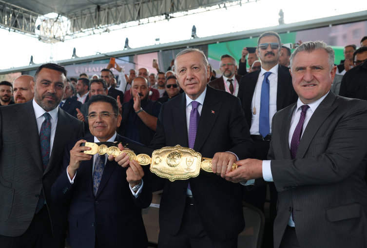 Cumhurbaşkanı Erdoğan, 'Yağlı Güreş Cumhurbaşkanlığı Kupası' final müsabakasını izledi