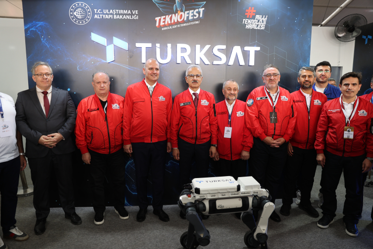 Bakan Uraloğlu, TEKNOFEST Güneydoğu'yu ziyaret etti
