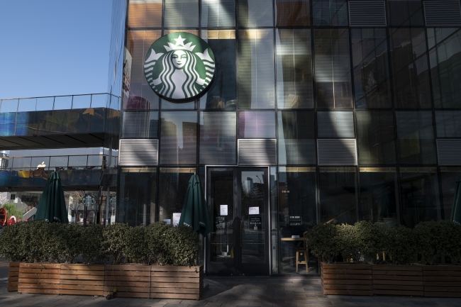 Çin'de bir Starbucks mağazası | Fotoğraf: AA