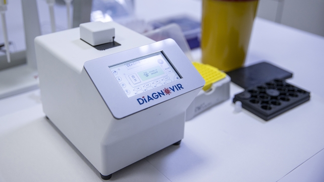 Koronavirüsü 10 saniyede teşhis eden yerli test seri üretimde