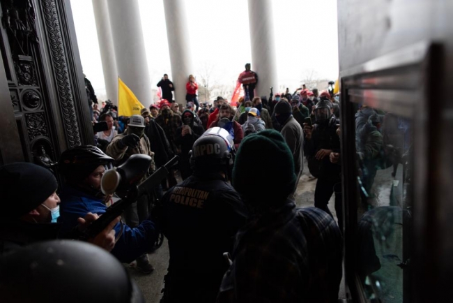 ABD'de Kongre baskınında gözaltına alınan kişi intihar etti