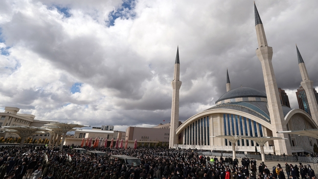 Türkiye şehitlerini uğurladı