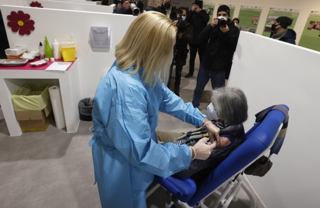 İtalya'da aşılananlar 20 milyonu geçti