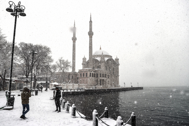 Valilik saat verdi: İstanbul'a kar geliyor