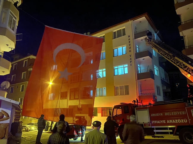 Şehitlerin evlerine ateş düştü