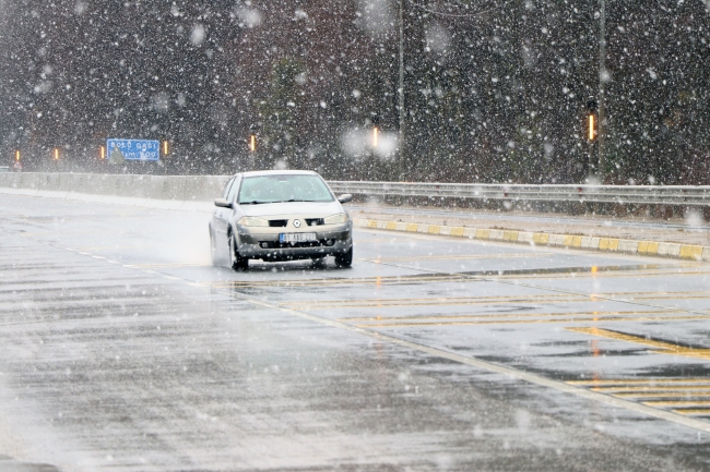 Bolu Dağı'nda kar etkisini artırdı