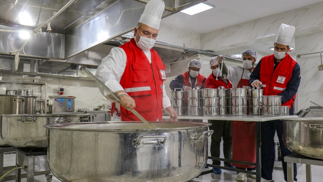 Kazanlar ihtiyaç sahipleri için kaynayacak