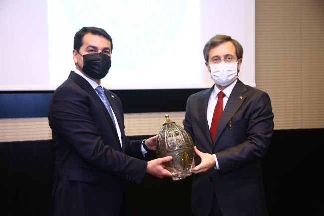 İletişim Başkanı Fahrettin Altun, Azerbaycan'da Cumhurbaşkanı Yardımcısı Hikmet Hacıyev ile görüştü. / Fotoğraf: AA