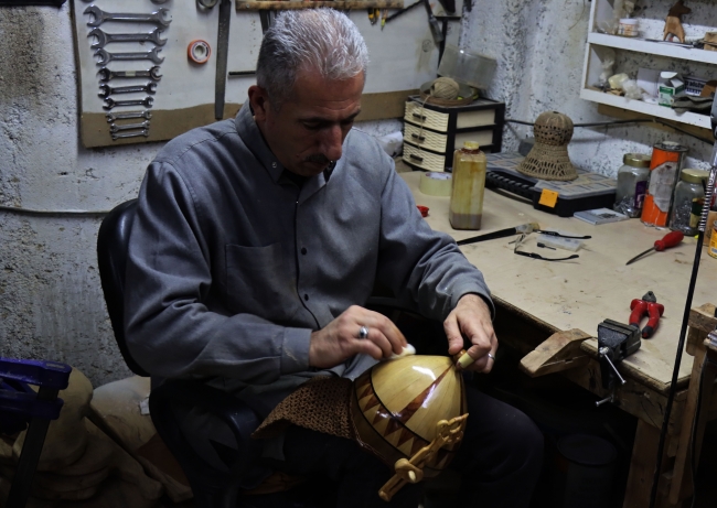 Suriyeli 35 yıllık ahşap ustası Kilis'te sanatını sürdürüyor