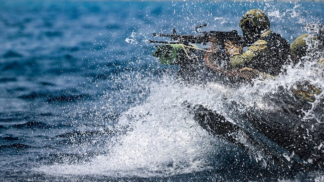 "Timsahlar"dan milli gemilerde nefes kesen eğitim