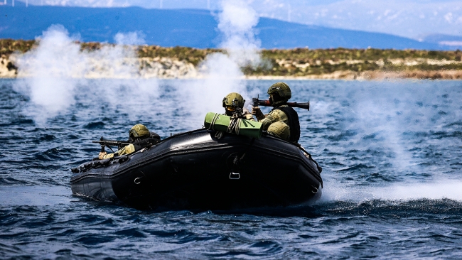 "Timsahlar"dan milli gemilerde nefes kesen eğitim