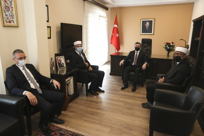 Dışişleri Bakan Yardımcısı Kıran: Soydaşlarımızın menfaatlerinin takipçisi olacağız