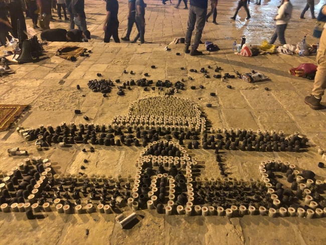 İsrail polisinin sıktığı plastik mermilerle Kubbetu's Sahra sureti yapıldı