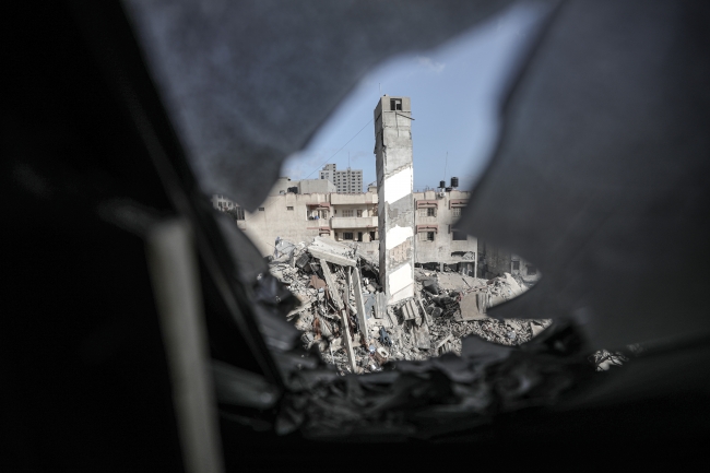 İsrail'in Gazze bombardımanında 243 milyon dolar zarar