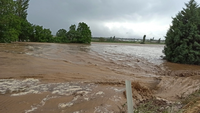Bursa'da sağanak sele dönüştü