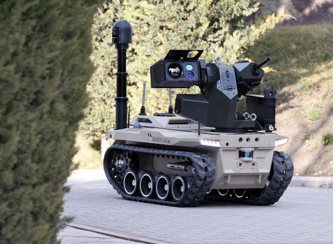 HAVELSAN'ın ''dijital birlik'' konseptinde kullanılmak üzere geliştirdiği silahlı insansız kara aracı Barkan. Foto: AA