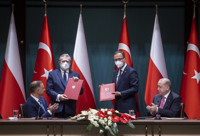 Cumhurbaşkanı Erdoğan, Polonya Cumhurbaşkanı Duda ile ortak basın toplantısı düzenledi. Foto: AA