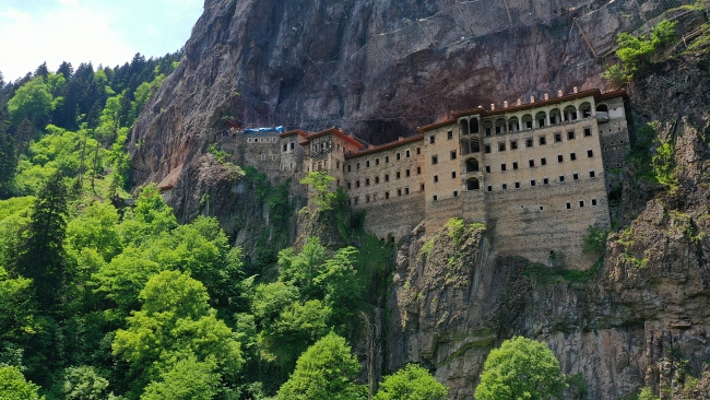 Sümela Manastırı'nda Kurban Bayramı yoğunluğu